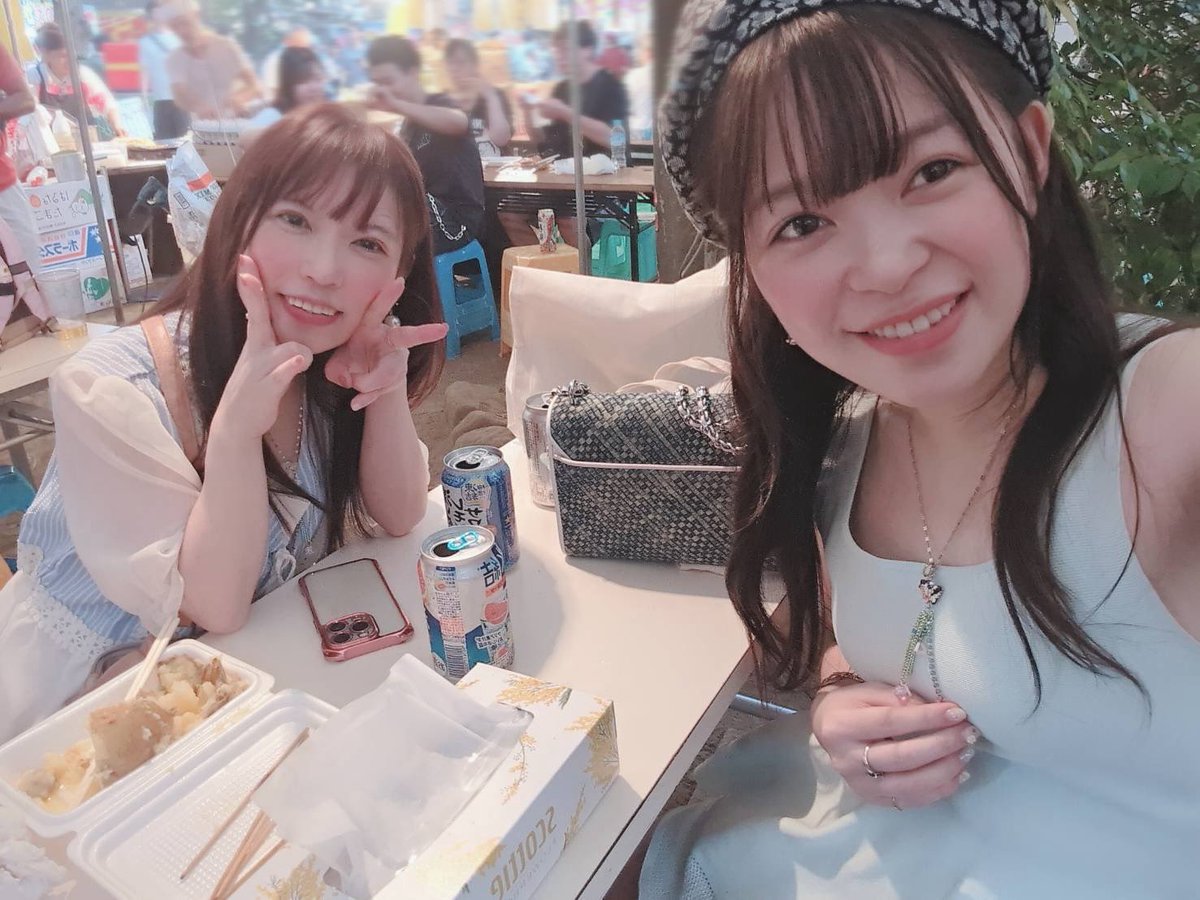 hina__rabi's tweet photo. くららちゃんとお祭りきてます🏮🍧
今日は同伴後24時までいますー！
あいさんは21時頃から22時半までいるよ🐰*⑅♥
お待ちしてますっ♥️
#コンカフェ #秋葉原コンカフェ #コンカフェ営業 #スナック #バニーガール #低身長 #138cm #合法ロリ #上原亜衣 https://t.co/9pa5DbkXYO