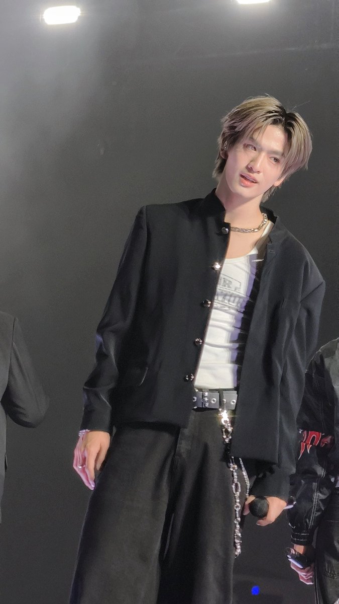 มาแล้วววว
#BUSbecauseofyouishine
#JINWOOKkim 
#summersonicbkk2025xBUS