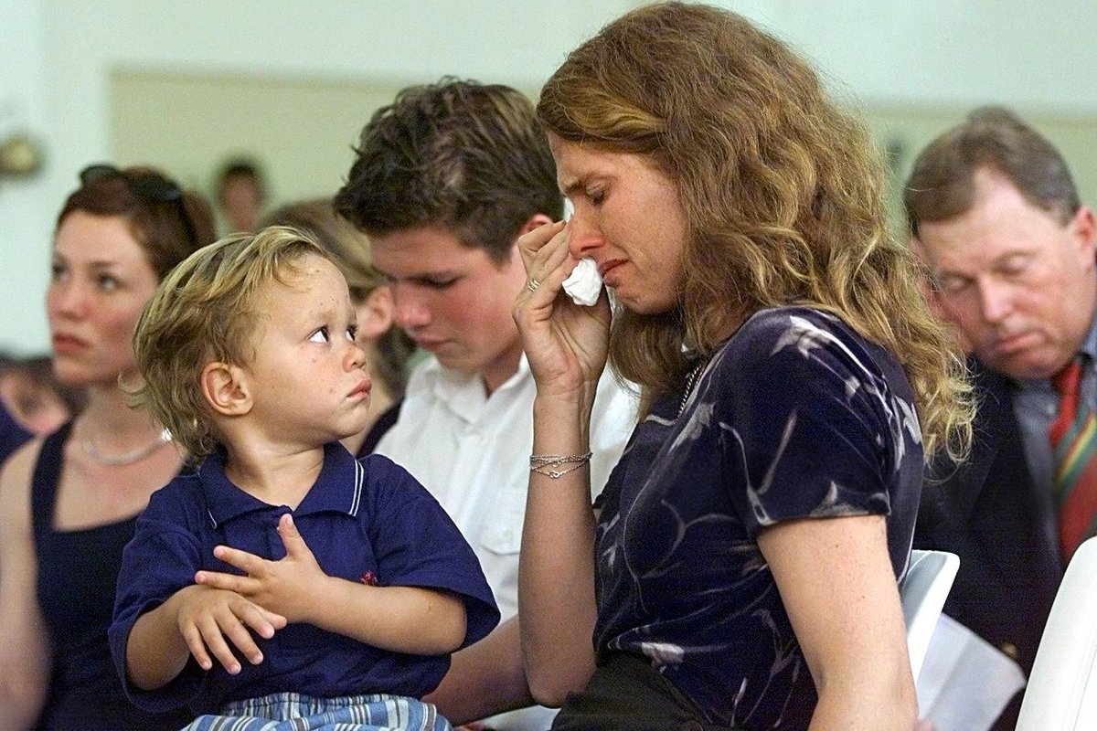 April 2000. Macheke. ZANU-PF militia abducted farmer and MDC activist David Stevens.
Tied his hands. Shot him. Killed him.
Drained his blood. Drank it.
ZANU ndeyeropa.