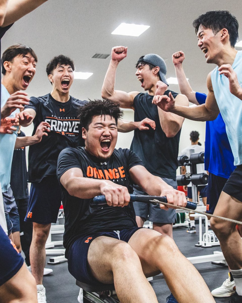 UnderArmour_Jp's tweet image. 体育館の匂い、ボールの感触、仲間とのパス交換。
何気ないことがどれほど貴重かを知った。

「感謝」という揺るぎない
土台を心に準備を重ね、自分を追い込む。

すべての痛みを戦うエネルギーに変えて。

ALL SET
さぁ、行こう

underarmour.co.jp/feature/allset…

#ALLSET #さぁ行こう
#アンダーアーマー