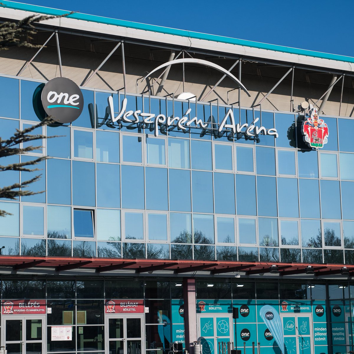 ORLEN Wisła Płock (@sprwisla) on Twitter photo Przed nami ostatni sparing przed oficjalnym startem sezonu!
🆚 <a href="/veszprem_hc/">One Veszprém</a>
🕒 16:00
📍 One Veszprém Aréna Przed nami ostatni sparing przed oficjalnym startem sezonu!
🆚 <a href="/veszprem_hc/">One Veszprém</a>
🕒 16:00
📍 One Veszprém Aréna