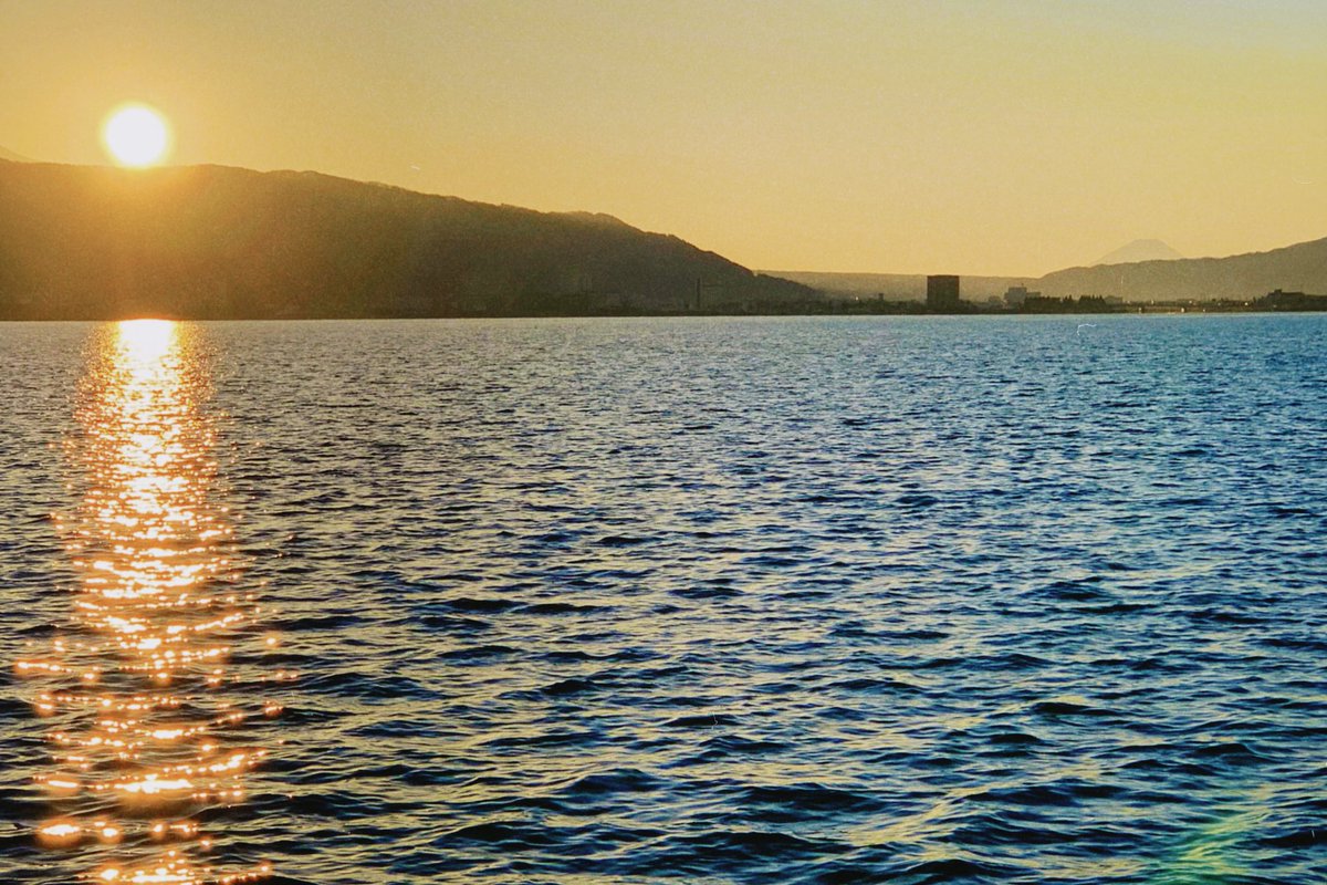 tabi_marimo's tweet photo. 常滑のイオンから見えました。
#知多半島
#夕日 https://t.co/9HoDUz4g1f