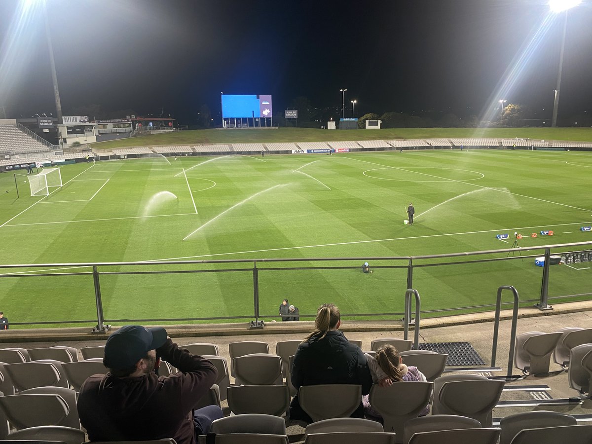 Good to see the pitch being watered, because Sydney hasn’t had enough rain in the last couple of weeks #australiacup #SYDvAKL #wearesydney