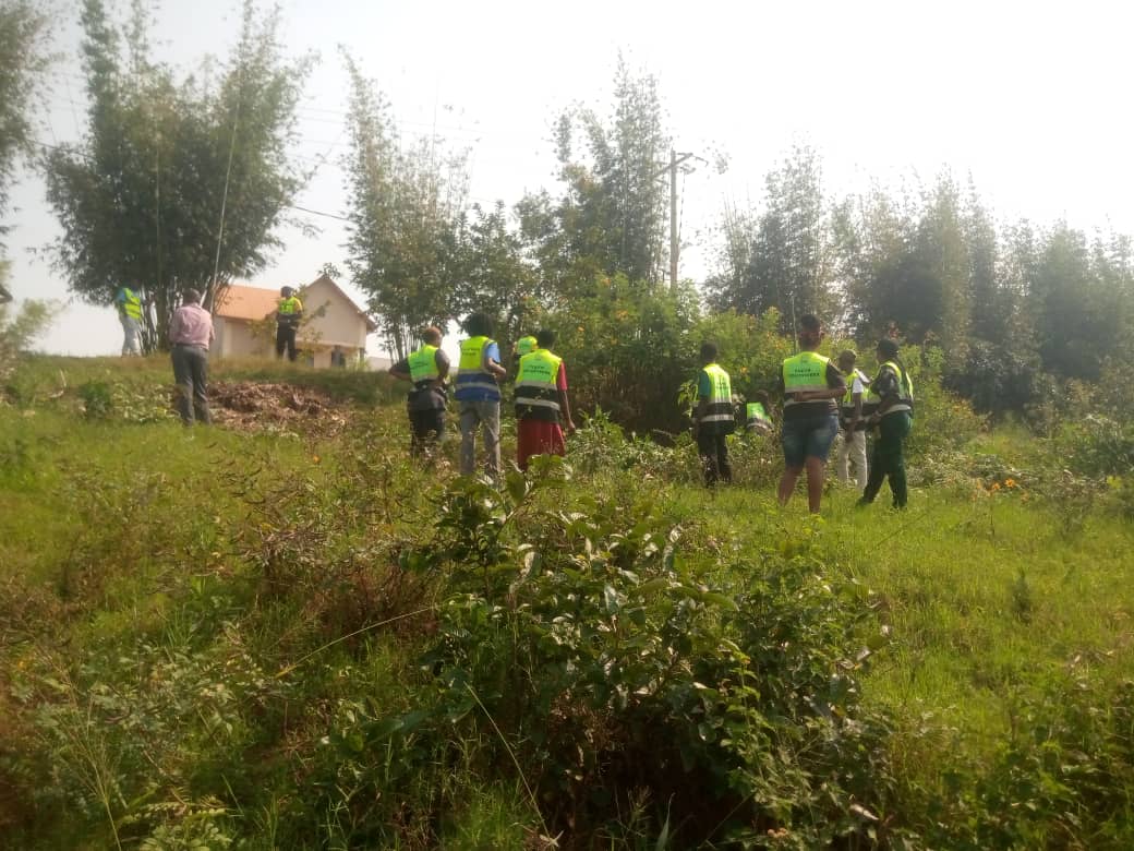 Uyumunsi 23/08/2025 urubyiruko rwabakorerabushake turi mumuganda mu kagali ka nyagahinga mu mudugudu wa kigarama,turimumuganda wibandaga mugutema ibihuru turwanya imibu itera malaria.
#umuturagekwisonga <a href="/Kgl_Yvolunteers/">RYVCP Kigali City</a> <a href="/Gasabo_District/">Gasabo District</a> <a href="/RwandaLocalGov/">Ministry of Local Government | Rwanda</a> <a href="/SectorRusororo/">RUSORORO SECTOR</a>
