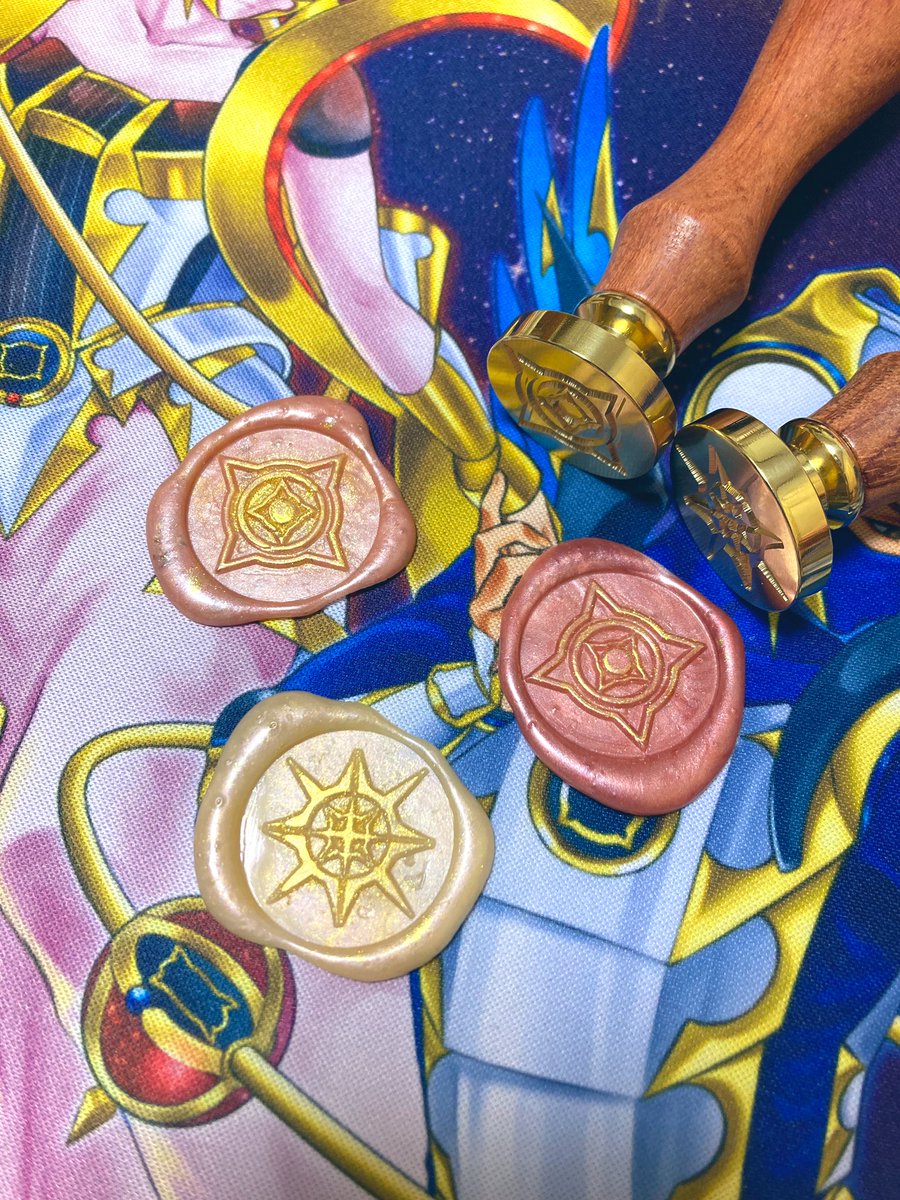 新規楽しみすぎてテラナイトとセイクリッドの自分用グッズ作ってる❣️
不器用すぎて押し方が下手だけど。。