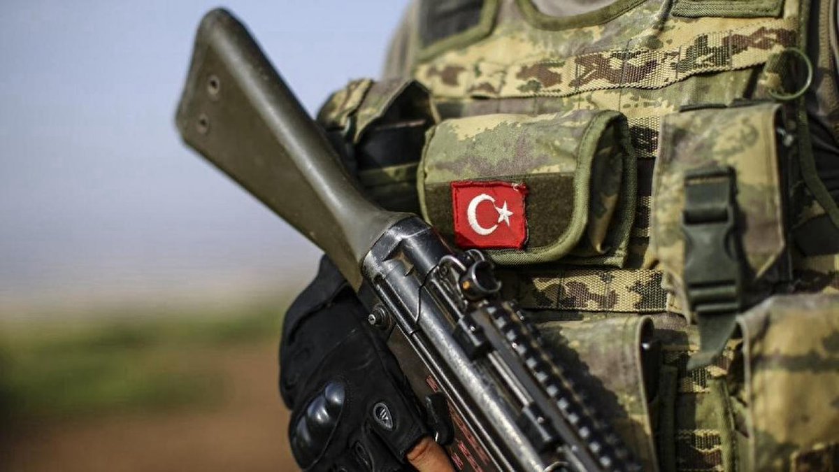 askeripersonel.com/turk-askeri-uk… - Türk Askeri Ukrayna'ya Gidecek mi? 
Selvi, Türk askerinin Birleşmiş Milletler kararıyla bir ‘Görev Gücü’ içerisinde yer almasının Milli Savunma kaynakları tarafından 3 kritere bağlandığını söyledi. Selvi, MSB‘nin kriterlerini şöyle sıraladı;......