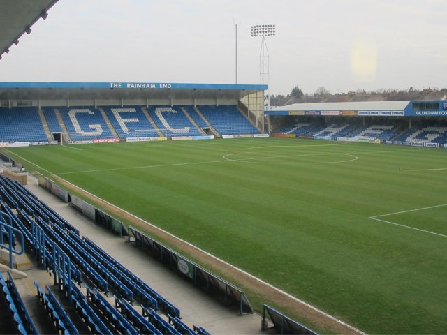 On My Way To Priestfield Stadium As Gillingham Take On Crewe In League Two, After Gillingham's 4-1 Win Against Chesterfield, Gills Go Into This Match With A Lot Of Confidence, But Crewe Are A Very Good Side, Hopefully, Gillingham Can Win Against Crewe Today - COME ON THE GILLS