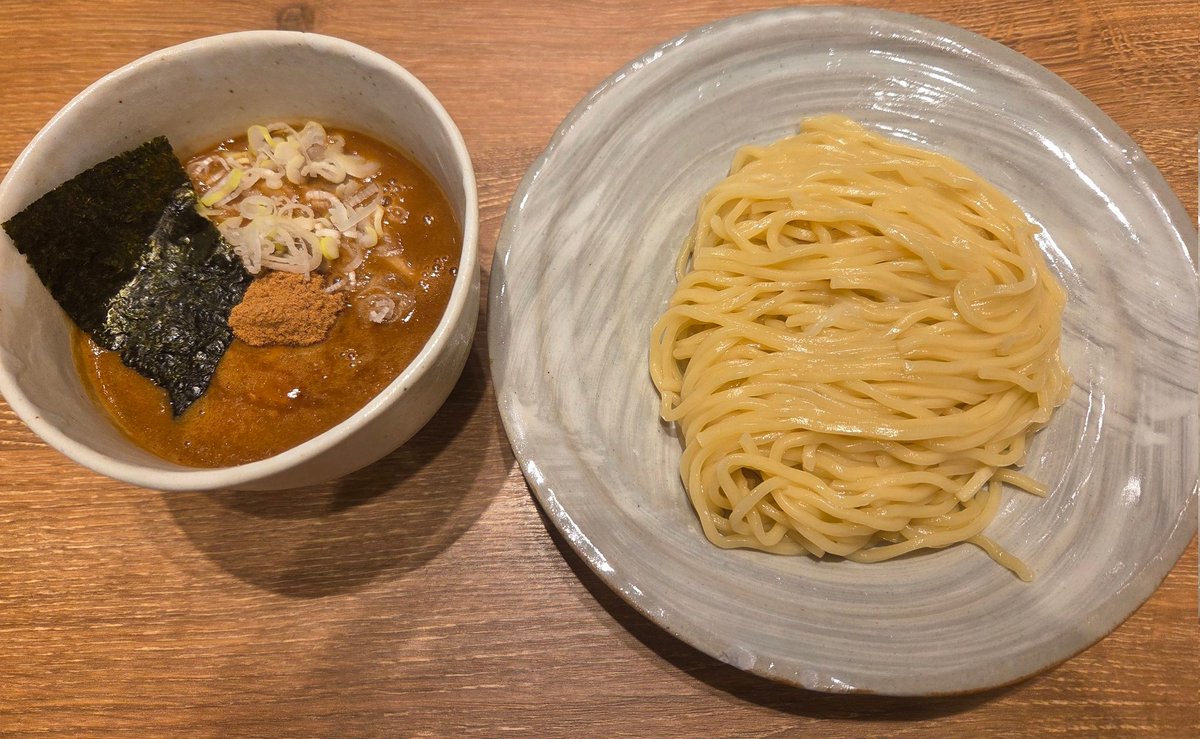 風雲児 横浜店／ザ・ヨコハマフロント

つけめん

濃厚でドロドロのつけ汁
鶏と魚介の力強い旨みが美味しい😋

ご馳走さまでした🙏