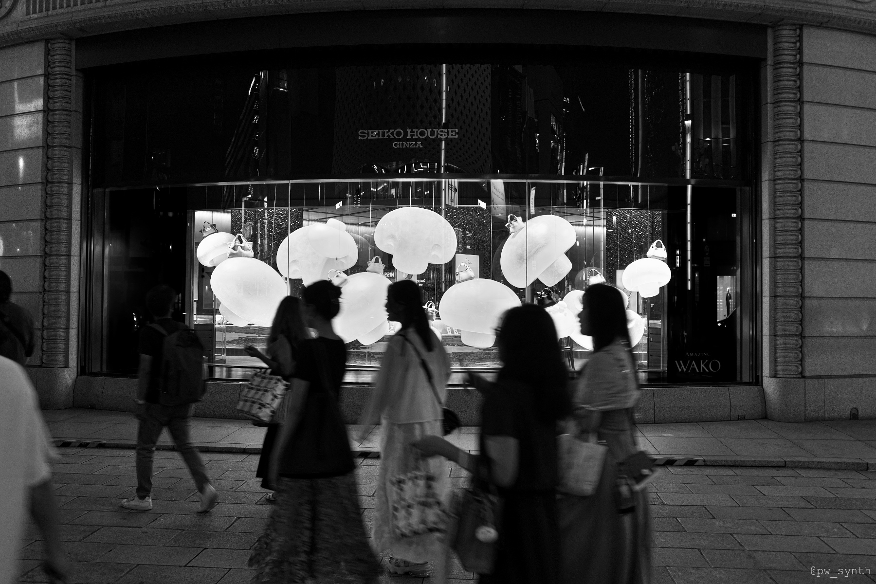マニット・スリワニチプーン写真集BANGKOK IN BLACK & WHITE マニット・スリワニチプーン写真集BANGKOK IN BLACK & WHITE