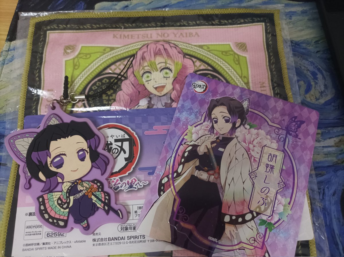 Shiori_shop_448's tweet image. แถมผ้าเช็ดหน้ากับของจุกจิกคับ  ช่วยอุดหนุนผมที หาตังไปเปย์นักเขียนที่ชอบ