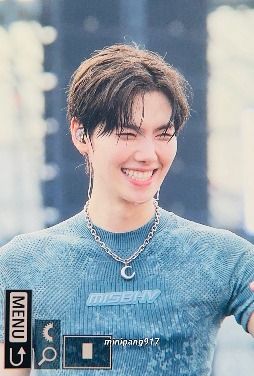 250823 워터밤
#강민희 #민희 #MINHEE #CRAVITY #크래비티 
신났강🔫💦💦