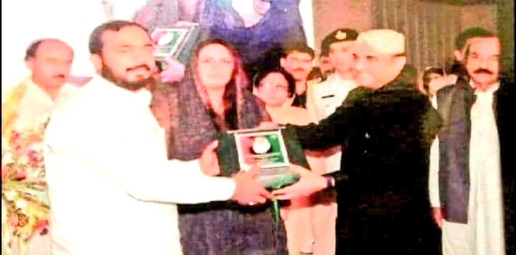 Qadir Saba (@im_qadirsaba) on Twitter photo Un believeable honor by president <a href="/AAliZardari/">AsifAliZardari</a> For me.
I recieved Shaheed Benazir Bhutto award at Naudero house larkana on 21 June 2010 For my poetry.
<a href="/AseefaBZ/">Aseefa B Zardari</a>
<a href="/BakhtawarBZ/">Bakhtawar B-Zardari</a> Un believeable honor by president <a href="/AAliZardari/">AsifAliZardari</a> For me.
I recieved Shaheed Benazir Bhutto award at Naudero house larkana on 21 June 2010 For my poetry.
<a href="/AseefaBZ/">Aseefa B Zardari</a>
<a href="/BakhtawarBZ/">Bakhtawar B-Zardari</a>