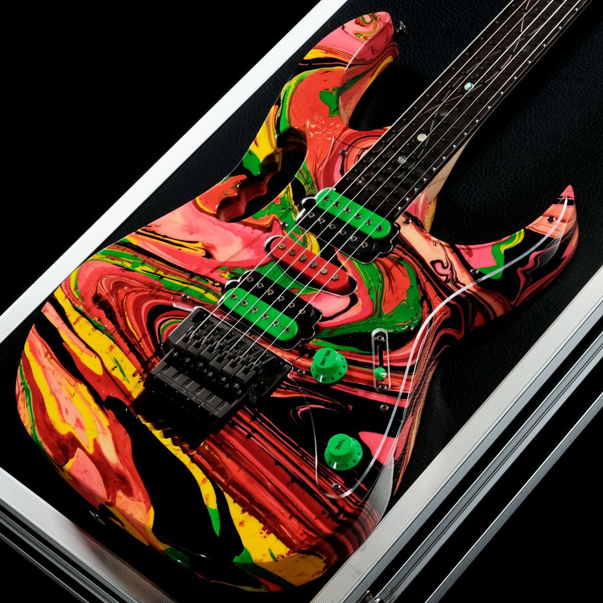 1484shibuya's tweet image. 300本限定で生産されたIbanez / JEM2K-DNA Steve Vai Signature Model。コレクターズ・アイテムとして申し分のない1本です。
ishibashi.co.jp/ec/product/280…
#Ibanez #SteveVai #JEM2K