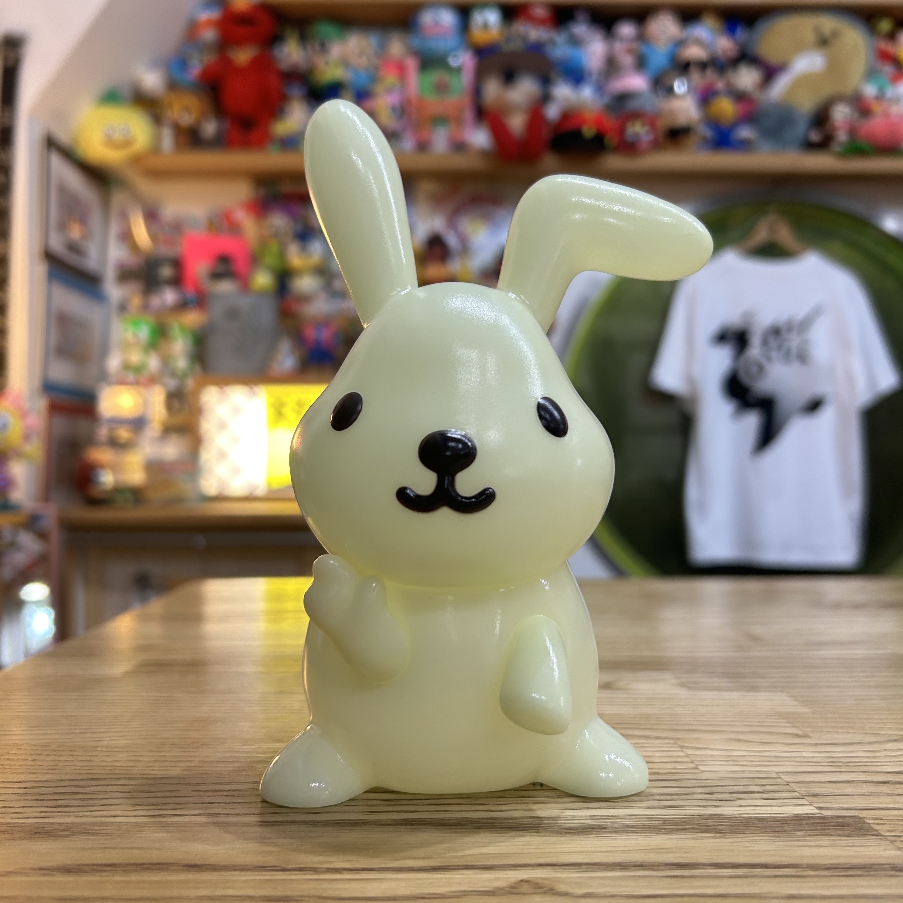 ラヴィット！ ラッピー ソフビ 蓄光ver. 謎の店 on X: 