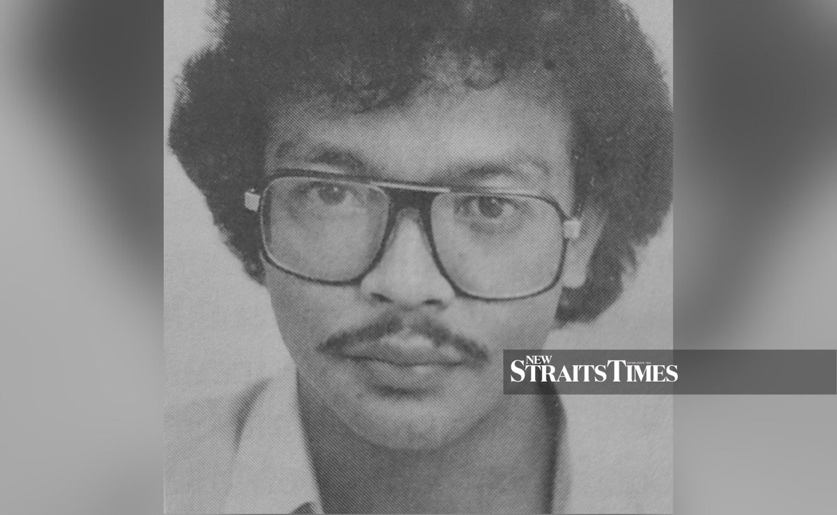 [IN PICS]  Zahari Zakaria, the former NSTP photo chief who passed away this morning at 8.39am, gave us decades of images that shaped how we saw our nation. 

Here are some of his most powerful shots. 👇👇