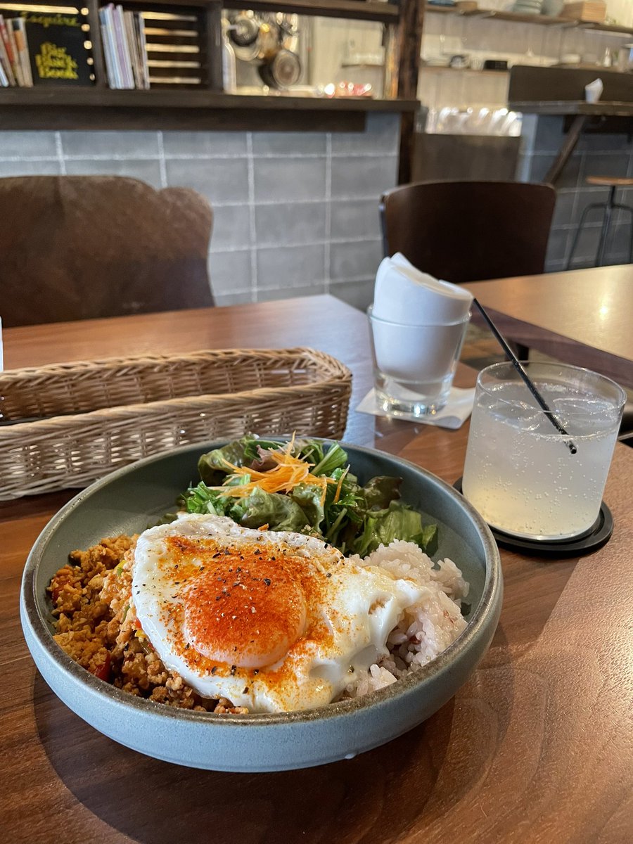 今日のスケジュール🗓️

8時からコメダで朝活(翻訳と読書)
三条会商店街を散策・ランチ(ガパオライス)
戻橋さんで着物買う
晴明神社で願掛け
こもれび書店さんで棚整理と休憩
京都駅ユザワヤでミシンを検討

1万4千歩歩いたので今夜は爆睡できそう笑