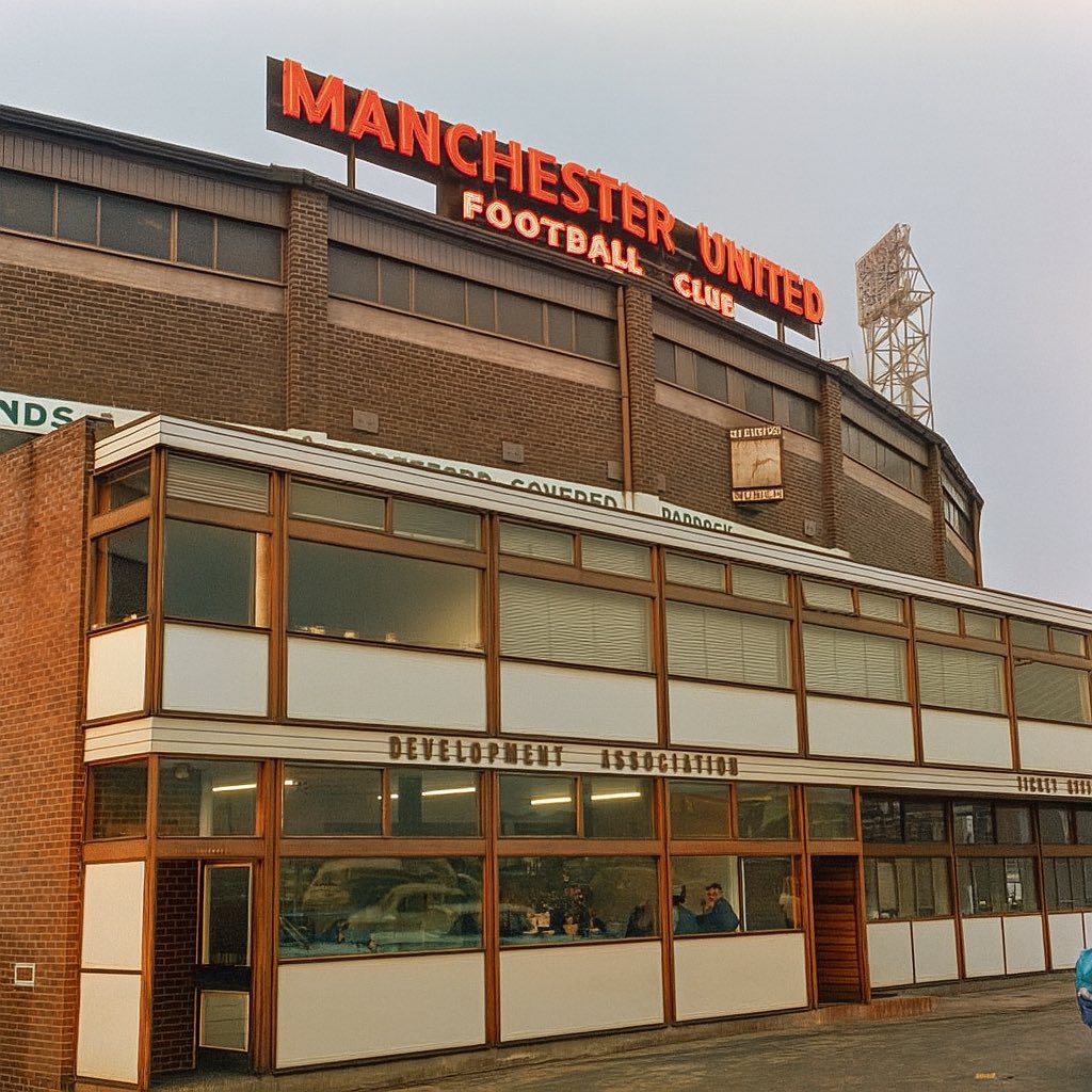Added colour to Old Trafford, 1968

#MUFC🇾🇪