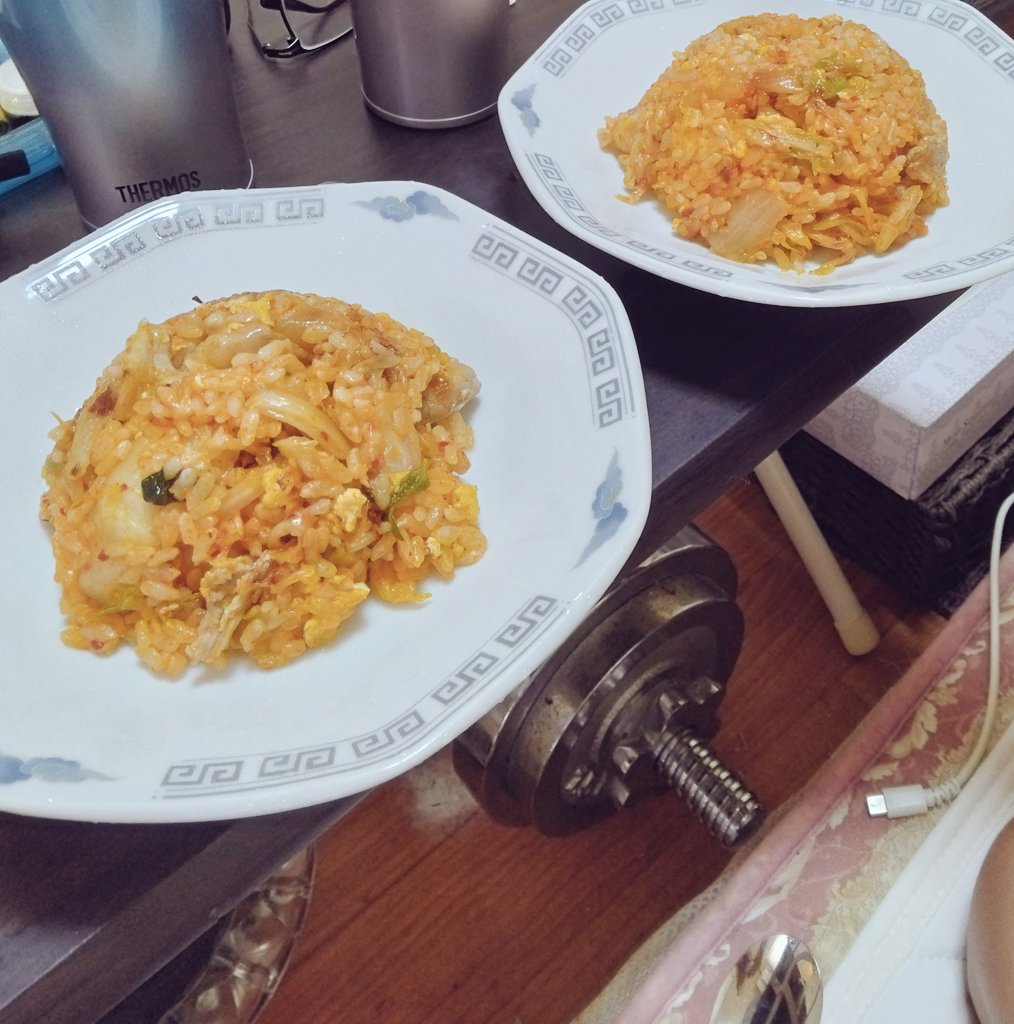 今日茶畑みてきて、彼女がキムチチャーハン食べたい言われたから作った！
いつも暑すぎるからほぼ部屋🤣
涼しくなってきたら、色々出かけたいな😆