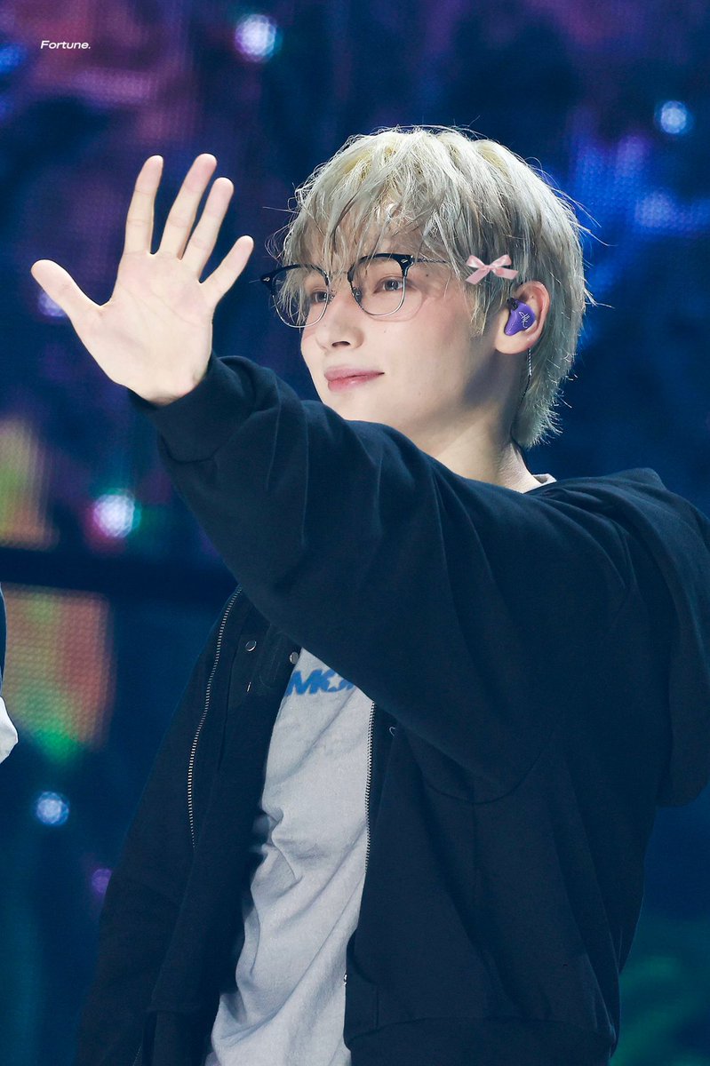 glasses kai we love you 🫶