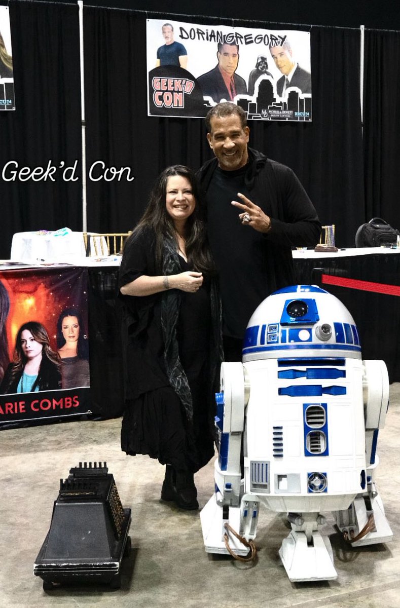 Charmed_Reunion's tweet image. Holly Marie Combs and Dorian Gregory at #GeekdCon in Shreverport, Louisiana.