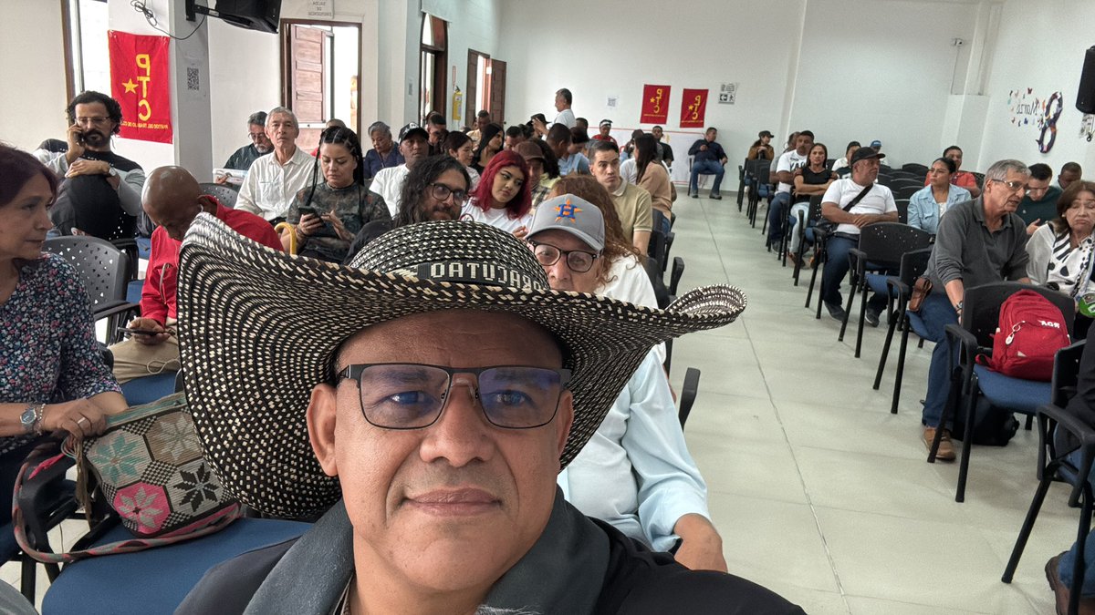 Pedro Baracutao (@pedro_comunes) on Twitter photo Nos alistamos para iniciar el primer encuentro de <a href="/UnitariosCol/">UNITARIOS</a> en Antioquía. Un ejercicio de unidad con la perspectiva de Frente Amplio para la continuidad del gobierno del cambio. Nos alistamos para iniciar el primer encuentro de <a href="/UnitariosCol/">UNITARIOS</a> en Antioquía. Un ejercicio de unidad con la perspectiva de Frente Amplio para la continuidad del gobierno del cambio.