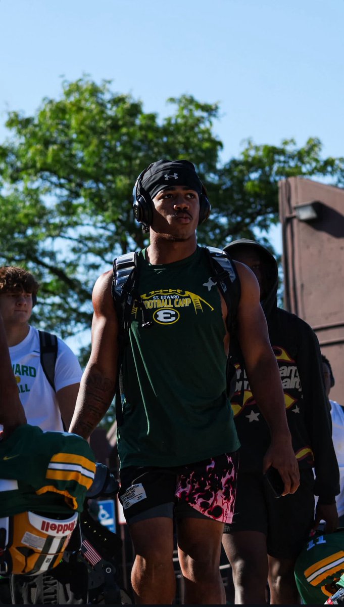 WhiteBrandon26's tweet image. Highlights From Week 1 amazing team performance!! 🔥🔥 #Roadtostates🏆
@KbTheStable @CoachCrenshaw @CoachCraw_ @CoachMcNutt @Coach_TJG @castle3berry @SEHS_FOOTBALL 

hudl.com/v/2SUQ6Y