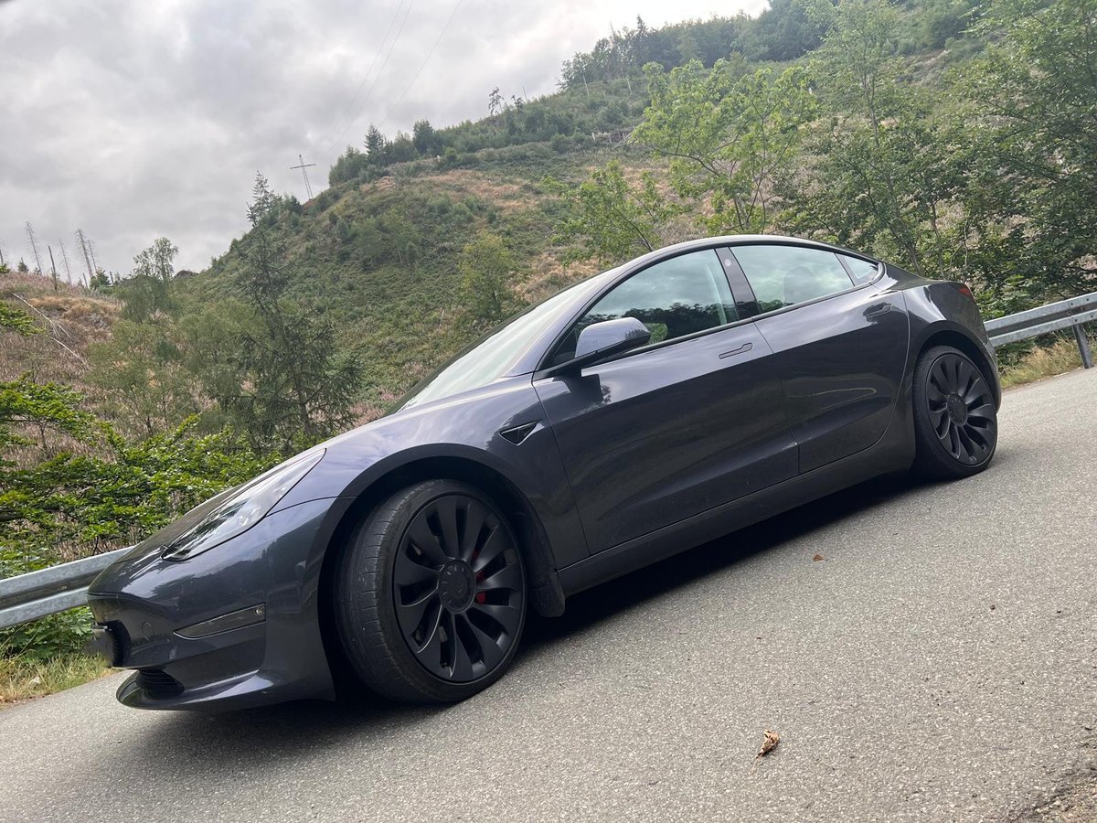 Nature and Electromobility?🚗🔋🌳 - Fits! What do you say? #Tesla #EU #Elektromobility

Natur und Elektromobilität ?🚗🔋🌳 - Passt! Was sagt Ihr? #Tesla #EU #Elektromobilität