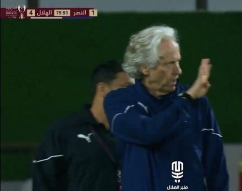 جابوه يبون يصيرون نفسنا                          صار نفسهم