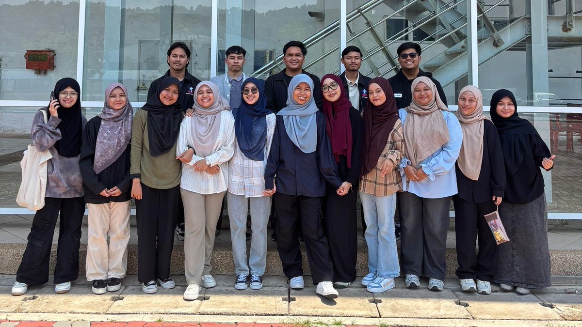 syafff25_'s tweet photo. mates till the end, thanks for all the memories... it's one of a kind that I'll cherish the most. the talks, joys, laughters even emotions meant everything til the very end...good people bring good memories...I'll consider this as some sort of gift to me to be together with them https://t.co/gjUxpOi6Zs