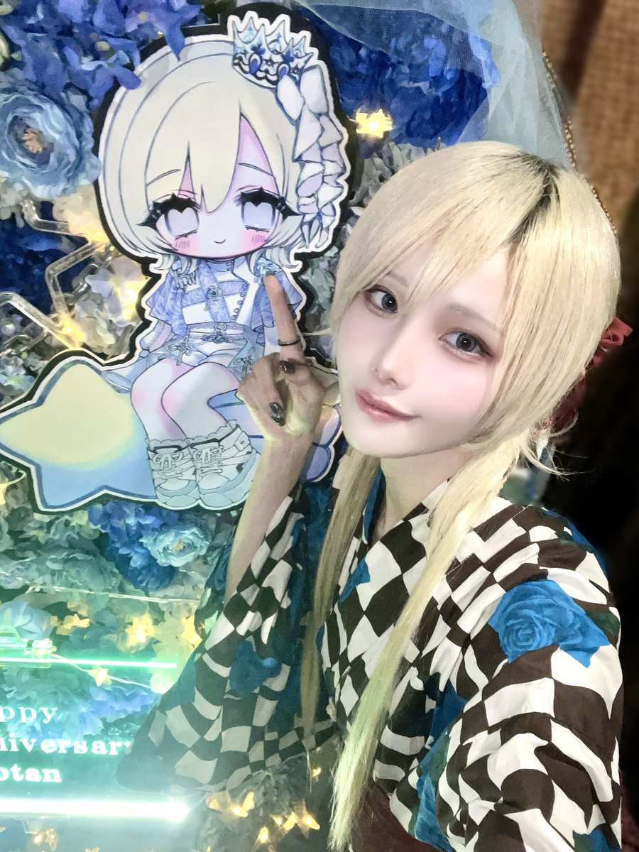 ファンの方からとっても素敵なお花をいただきました！ 周年のお祝い