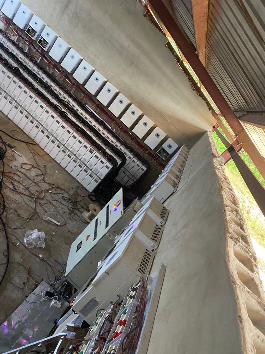 IBSM_Energy's tweet photo. Here’s a glimpse of what we deliver 💪

This 800kVA solar system we worked on proves one thing: solar power isn’t just talk, it works at scale.

At IBSM Energy, we design systems to fit every level: from small shops and schools to large facilities. https://t.co/zSXPVvNprk