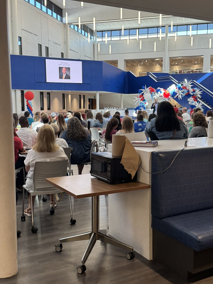 RHS*SpotLight tweet media