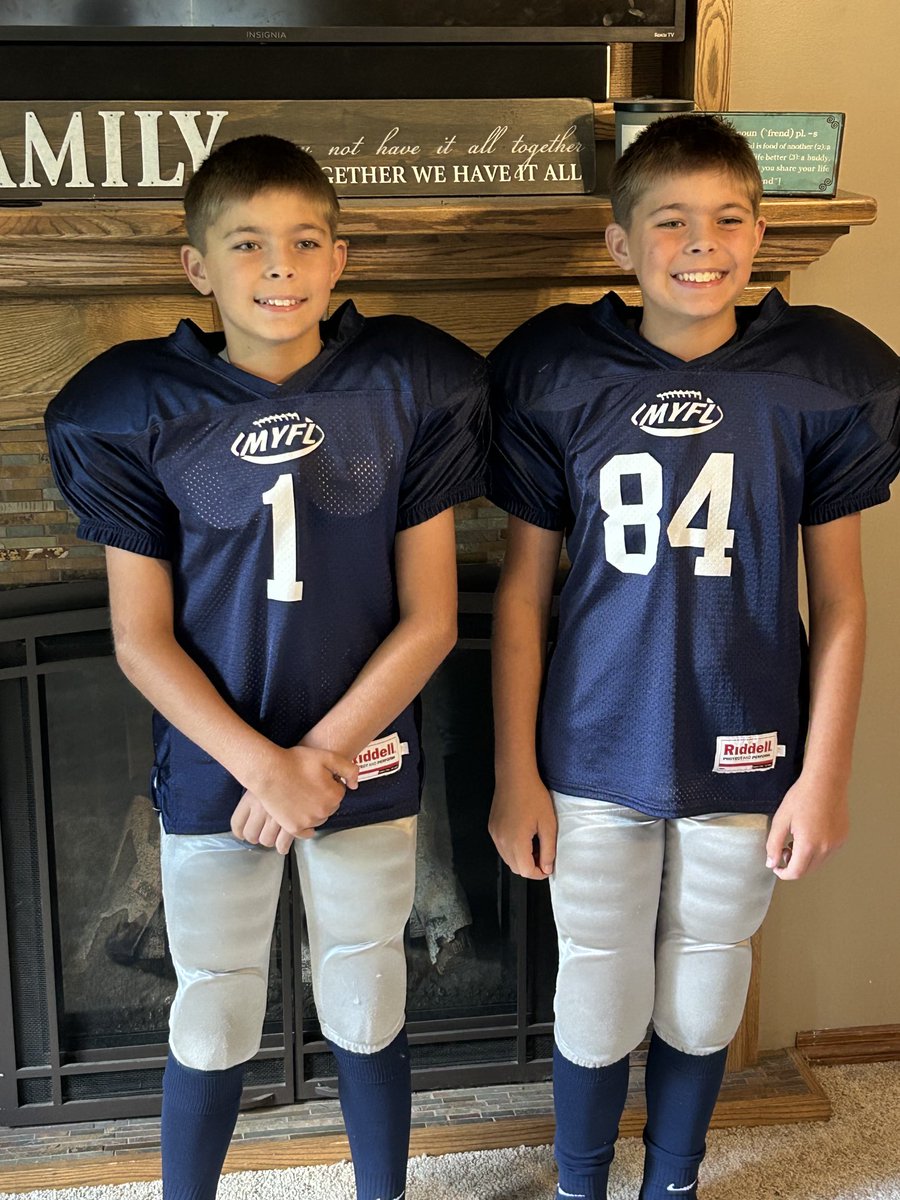 benehansen's tweet photo. Last year of MYFL#GoHuskies!! https://t.co/j7TaY3oI3D