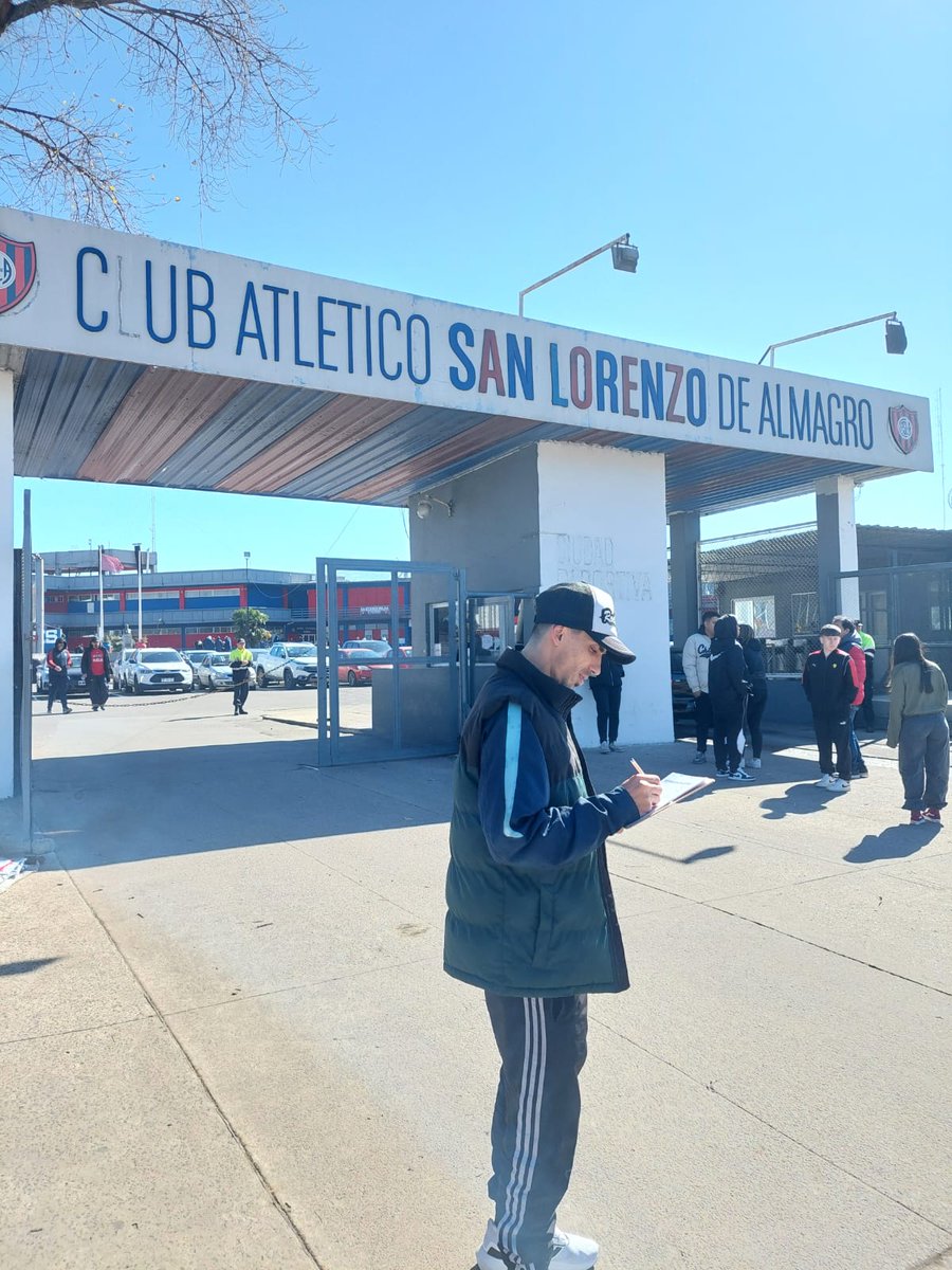 YA ESTAMOS EN EL ESTADIO 💙❤️
Estamos cerca de llegar al objetivo de 5.000 firmas y hoy es un día clave ✍🏽
🐦‍⬛Hinchas, socios háganse presentes, vengan a dejar su firma. Busquen a los cuervos con PLANILLAS.