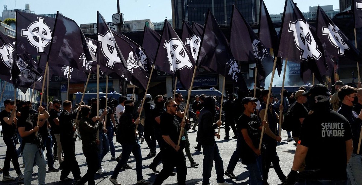 foxslay01 tweet media