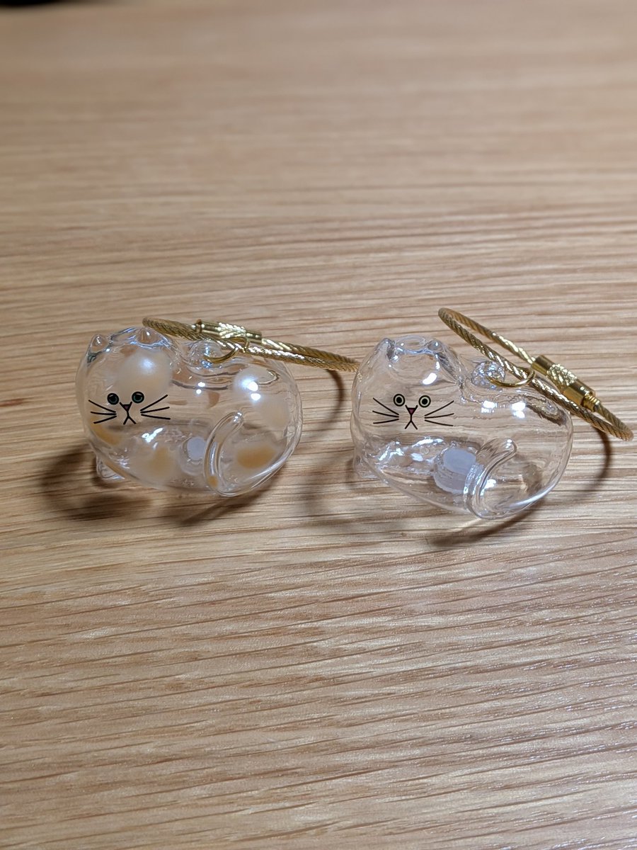 sky016_limted's tweet photo. 近くのスーパーガチャコーナーについに降臨……限定のサビ猫引けて嬉しい…っっ🤝 https://t.co/6LhEgqRukF