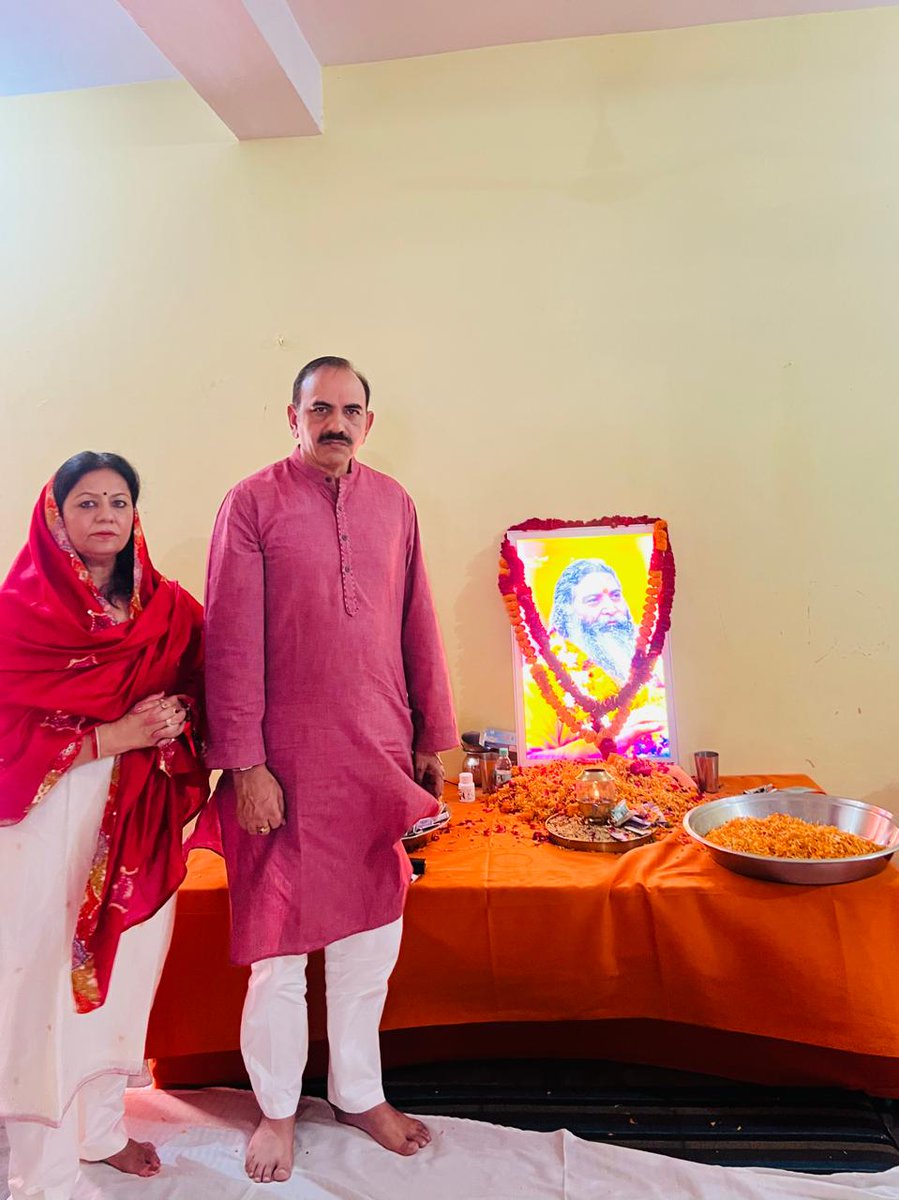 dkbipsraj's tweet image. आज हरिद्वार आश्रम में आयोजित श्रद्धांजलि सभा में उपस्थित होकर परम श्रद्धेय स्वामी राजेंद्रानंद जी महाराज को अपने श्रद्धा-सुमन अर्पित किए।उनका तेजस्वीव्यक्तित्व और समाज के प्रति उनका समर्पण सदैव हमारे हृदयों में अंकित रहेगा।मैं उनकी पुण्यआत्मा की शांति के लिए प्रार्थना करता हूँ l