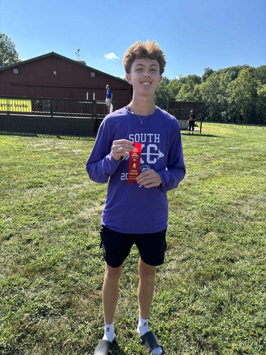 bhssxctf's tweet image. Chase Norris ran a 16:04 for second place today while leading the Panthers to 4th out of 11 teams at the Harrier Invitational.  Results at TimingMD.com
@JimGordillo @BHSS_Athletics