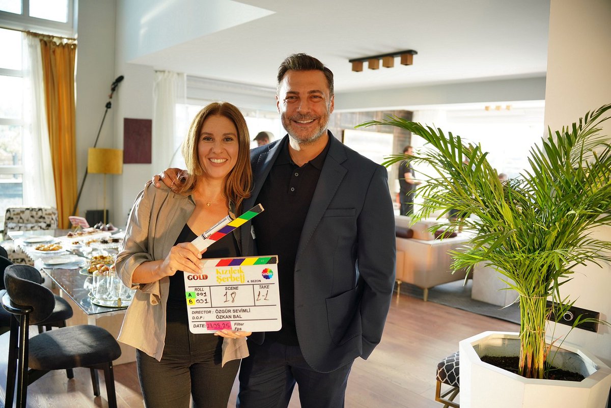 beklenenkral's tweet photo. Bu partnerlik, kalp kalp. :)
Müjde Evrim Alasya, Barış Kılıç...
#KıvMer #KızılcıkŞerbeti https://t.co/DHKekrstoi