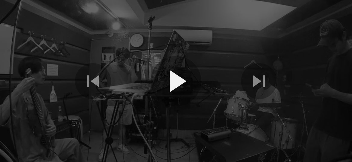 La muzzle tweet media