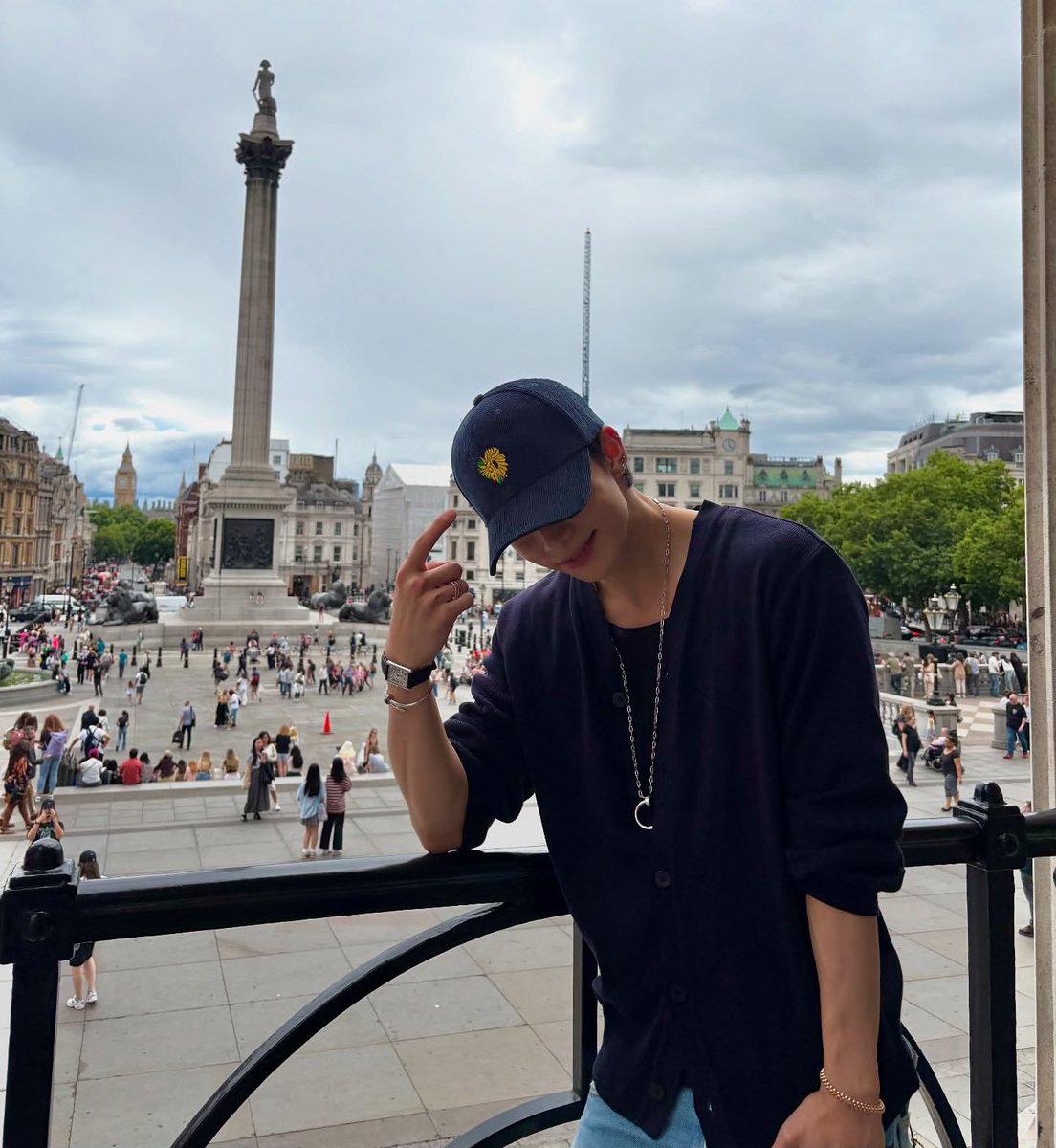 straymong's tweet image. Shy boyfriend