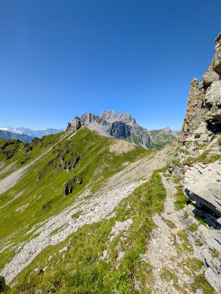 Scenes from several ridgeline walks this summer in Central Switzerland 🇨🇭