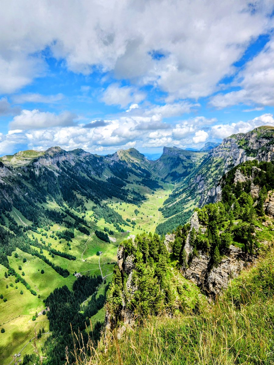 HikingSchweiz's tweet image. Scenes from several ridgeline walks this summer in Central Switzerland 🇨🇭