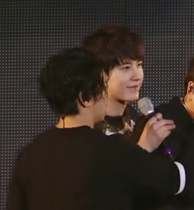 NANROROGUNSO's tweet image. คนสร้างโมเม้นท้อ คนรอไม่ทิ้ง #kyumin