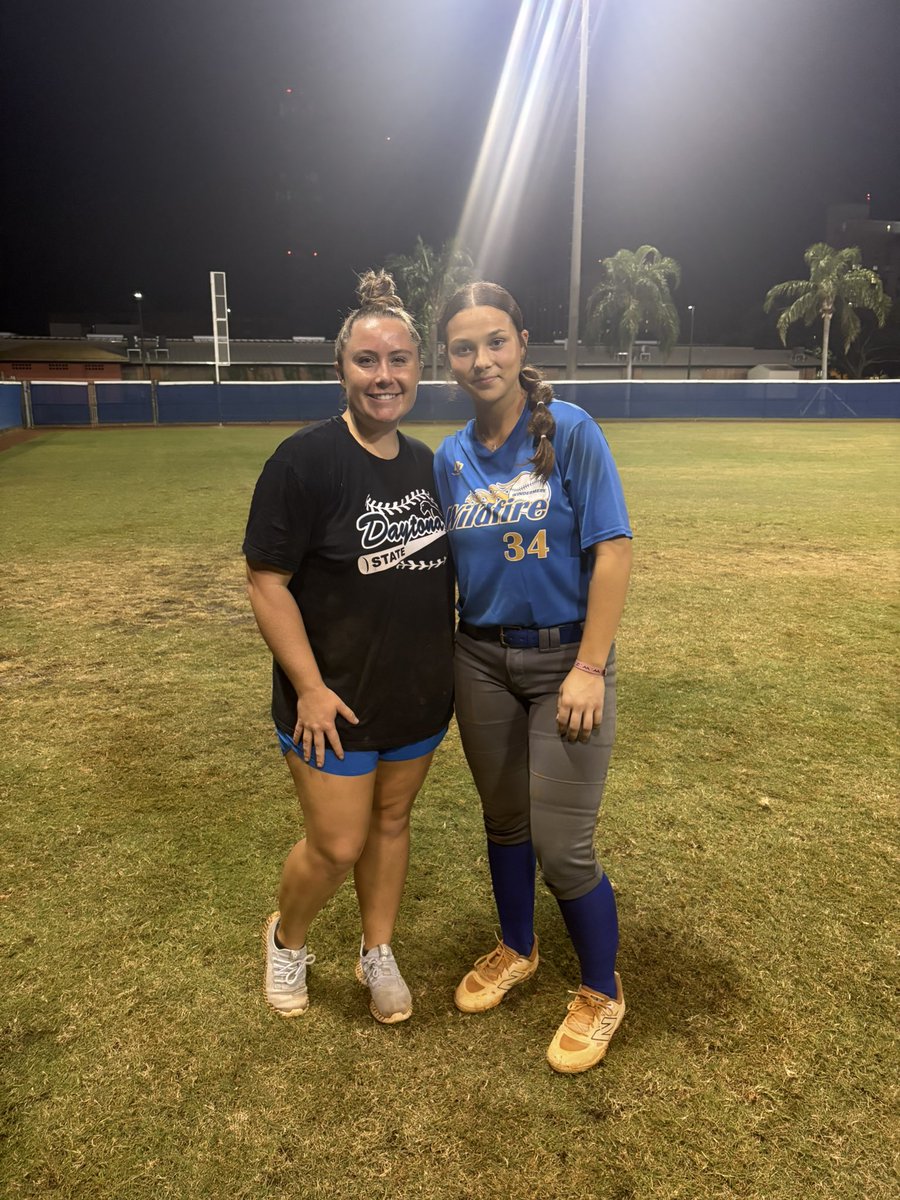 Chloe Stone tweet media