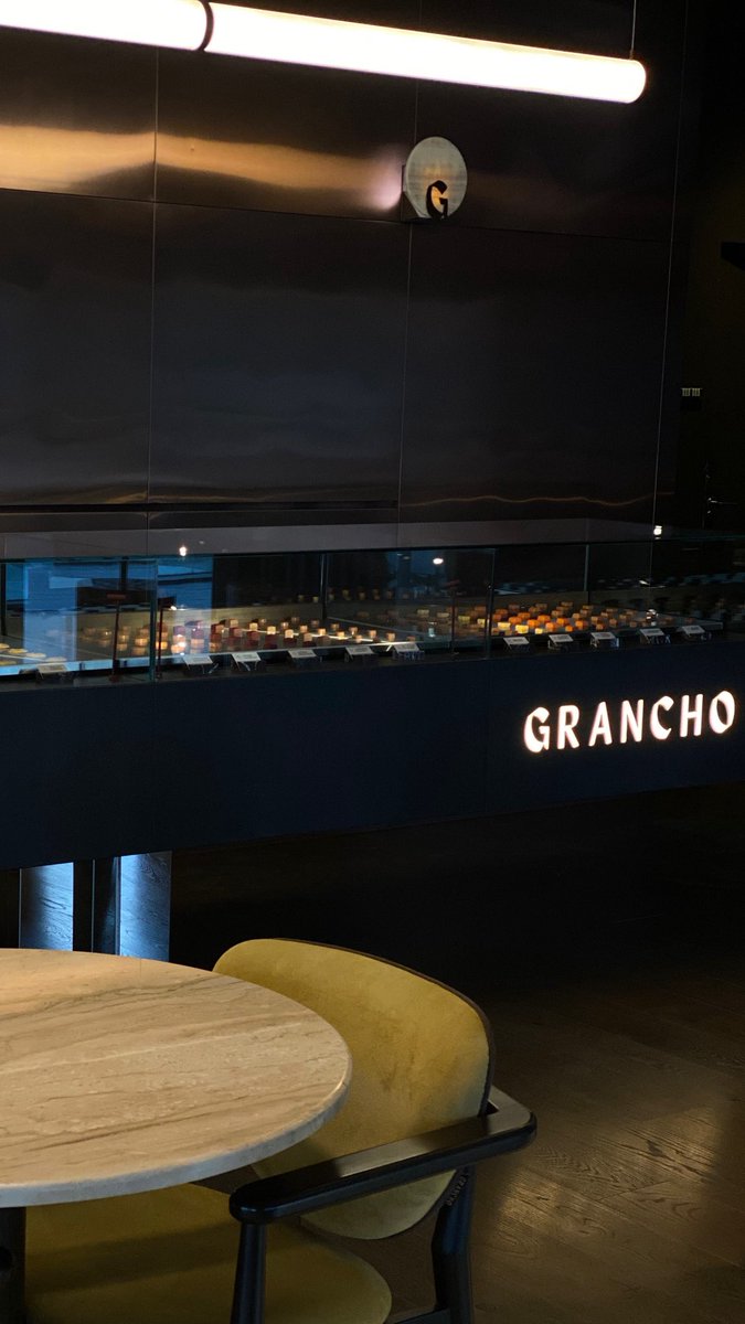 2lorm's tweet image. لا تبدي علومك ، على كل مخلوق
اللي ليا أعطيته علومك تجرّا

الخبل ، لو صدره للاسرار صندوق 
بيفقل الصندوق والسر برا❣️