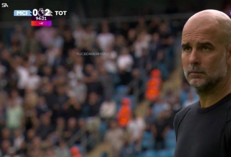 احب بيب ولازلت اشوفه افضل مدرب بالتاريخ لكن كبرشلوني جزء مني سعيد بشوفته وهو يتجرع الهزايم

لفترة طويلة كان يطلع بمقابلات ومؤتمرات وكأنه يتملص من اي فكرة للعودة لتدريب برشلونة في كل مره يُسأل وتحس انه يخاف من تشويه صورته لو رجع وفشل

الان برشلونة لا يحتاجه، يمكن هو يحتاج برشلونة