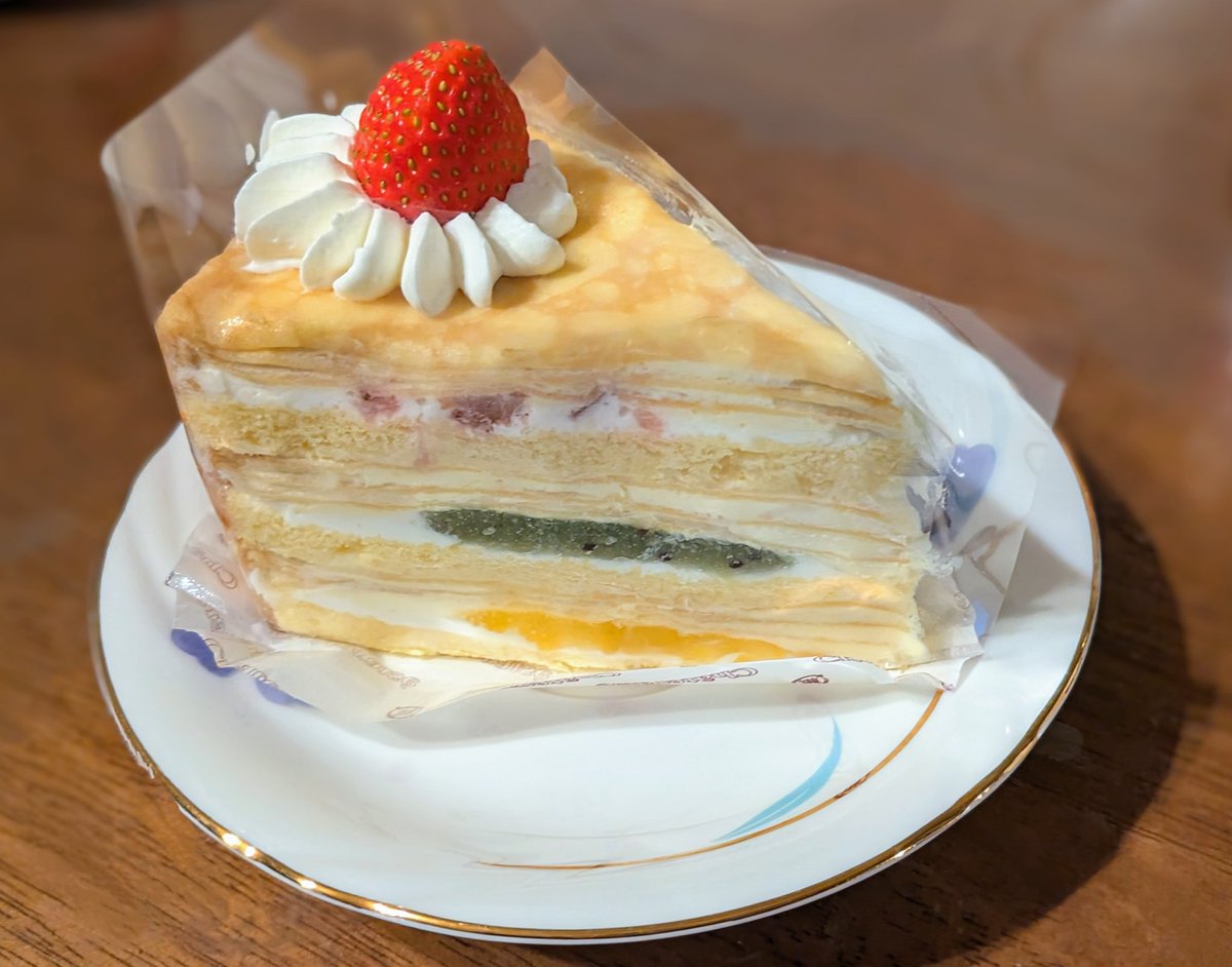 ケーキ食べるよー😄
