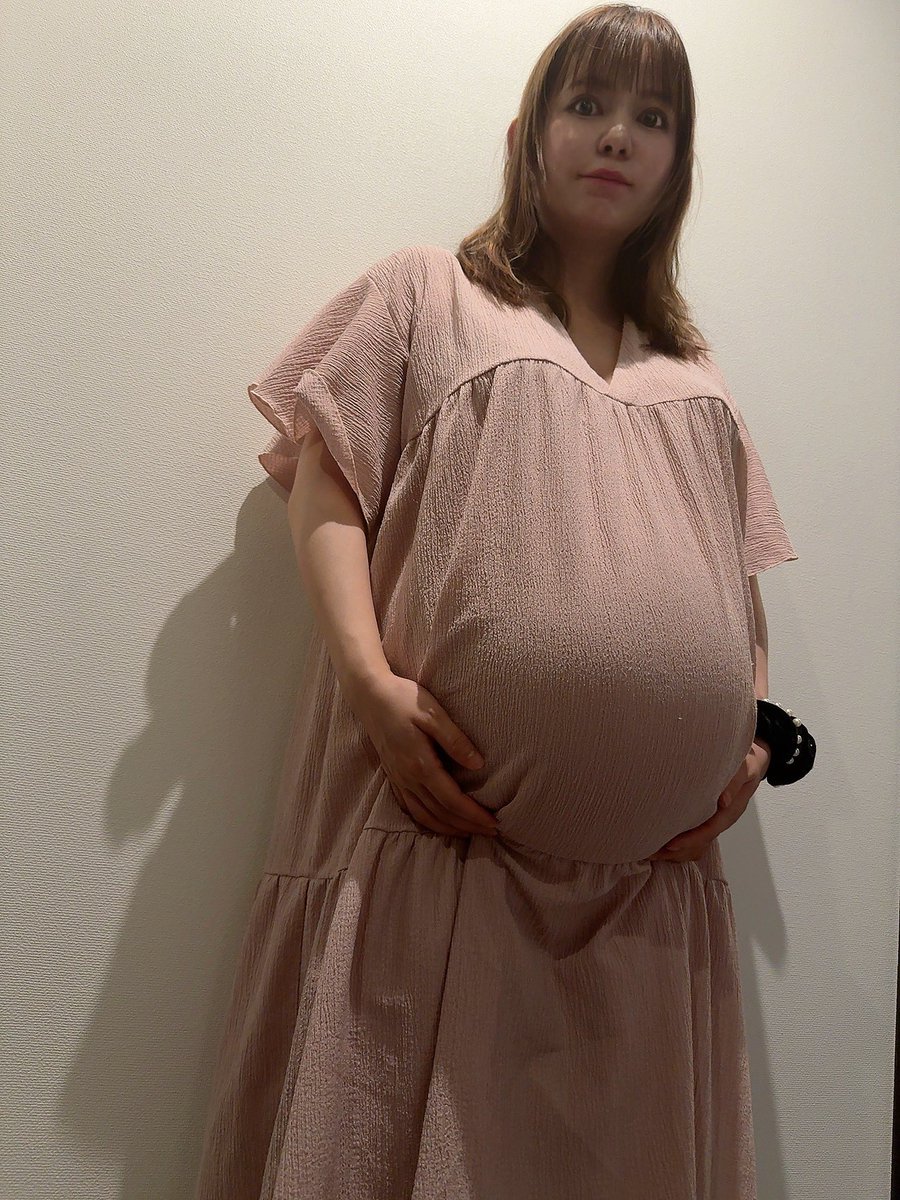 9か月に突入してました！
こんなにでっかいのにまだ臨月じゃないのね、、