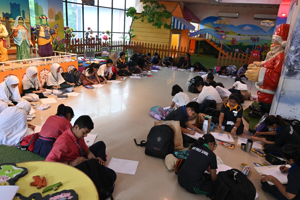 ncsmgoi's tweet image. a #PosterMakingCompetition, a Science on a Sphere Show on Exoplanets &amp;amp; a #PopularScienceLecture on “Indian Space Heritage”, bringing together students, educators, and guests to explore India’s rich space legacy.

#Chandrayaan3 #SpaceDay #NationalSpaceDay #NewIndia 

(2/2)